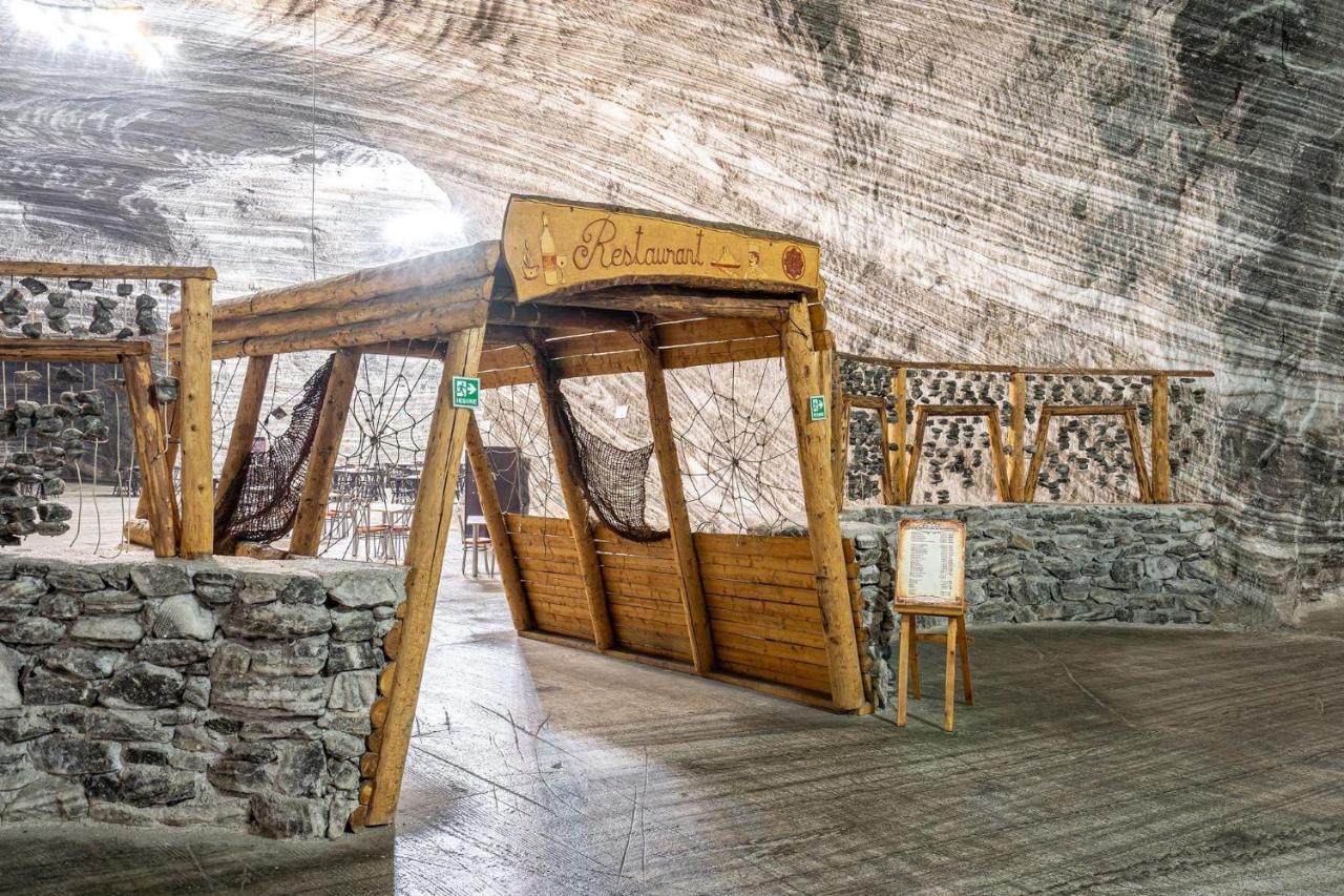 Pensiunea Lui Calin Ocnele Mari Exteriér fotografie