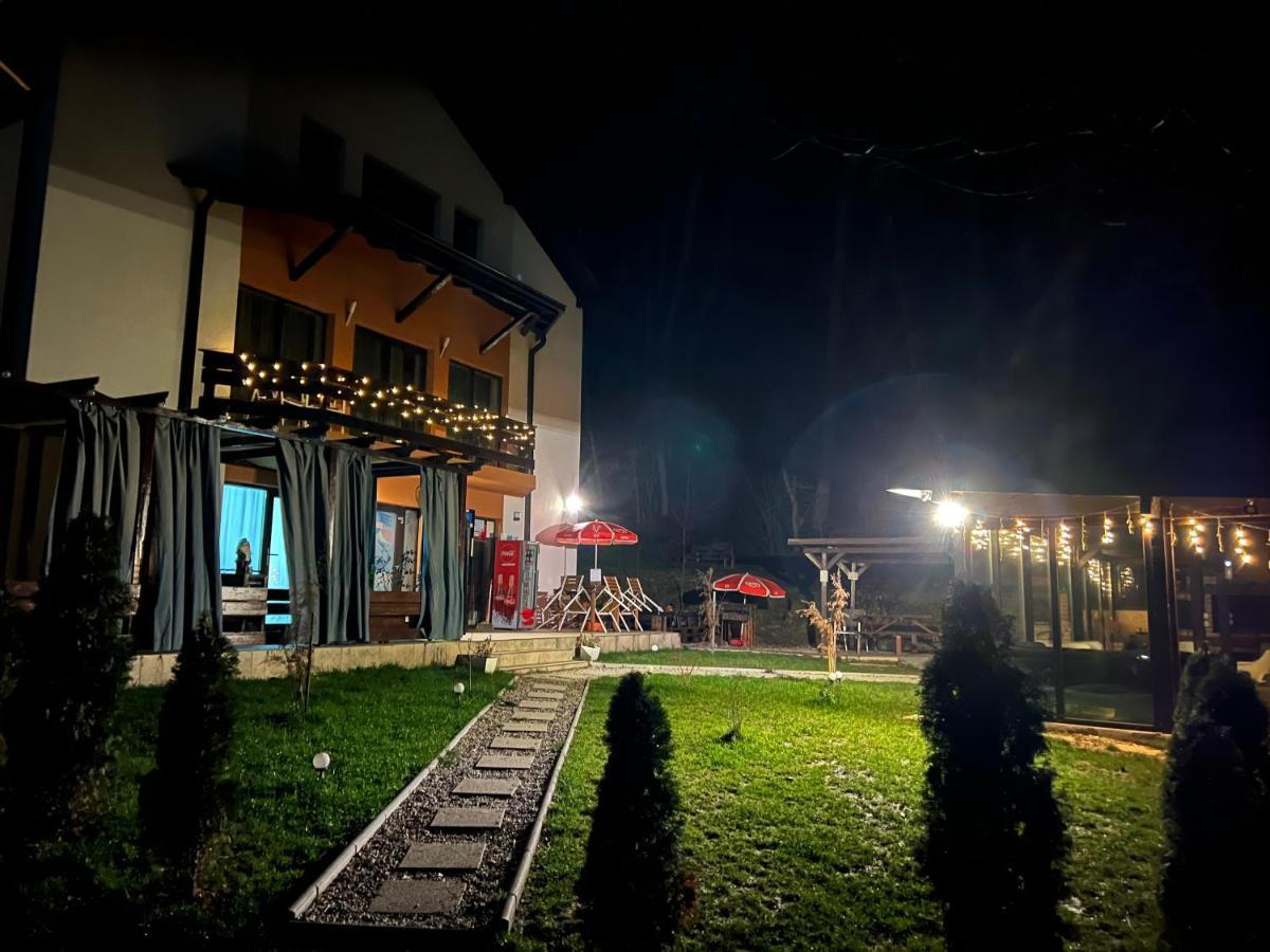 Pensiunea Lui Calin Ocnele Mari Exteriér fotografie